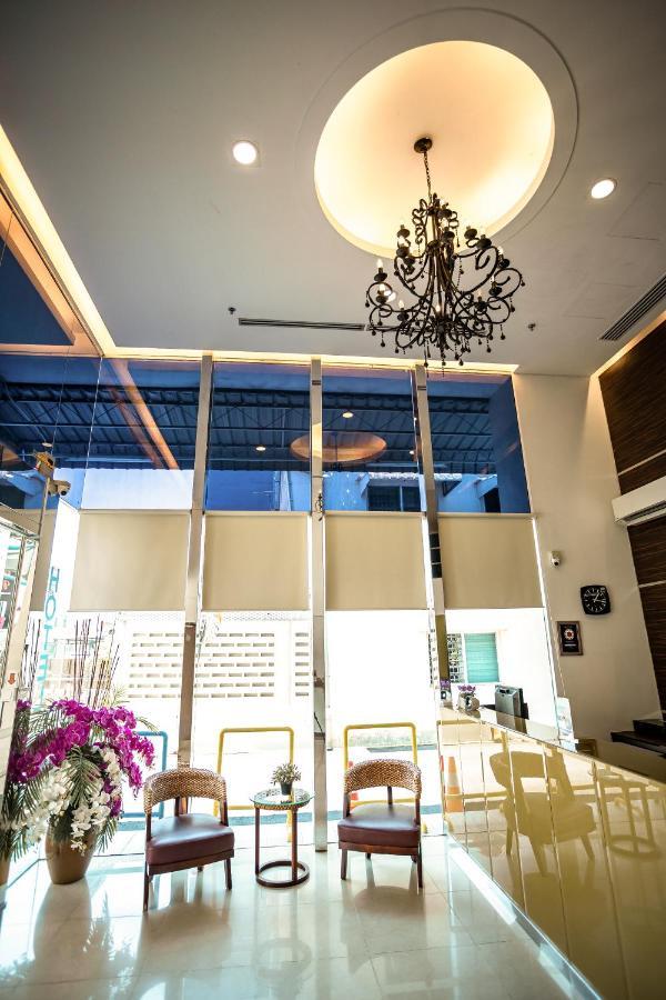 Pp Hotel By Moxy George Town Exterior photo